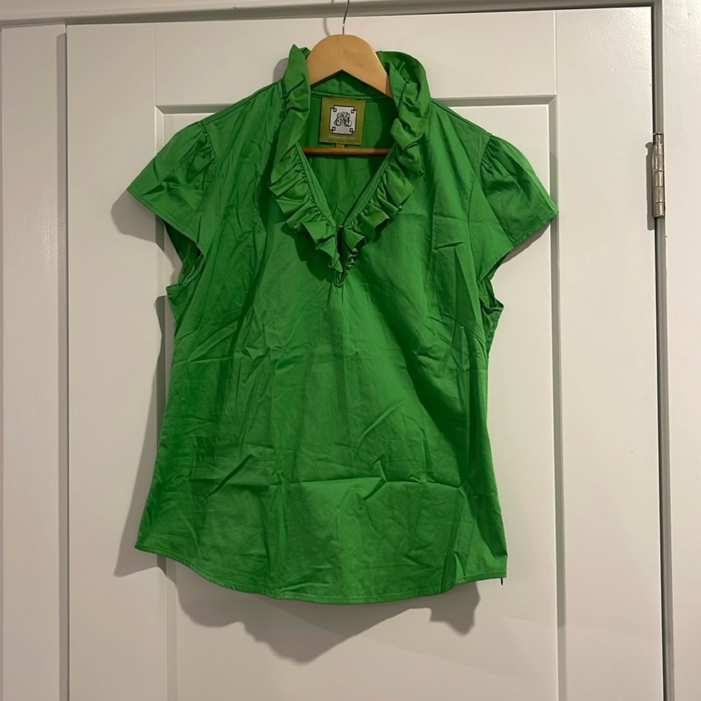 EUC Elizabeth McKay Kelly Green Ruffle Top size 10